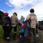 雨上がりの空の下