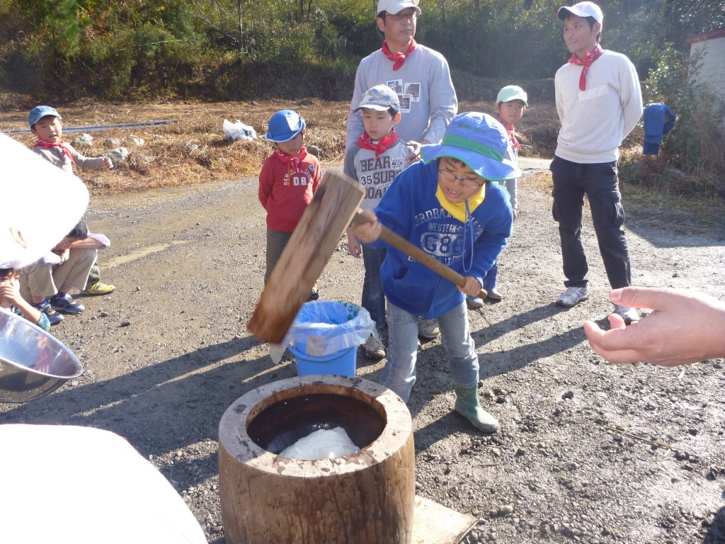 【小学生/親子】2/28（土）どっこいしょ！里山でもちつき大会