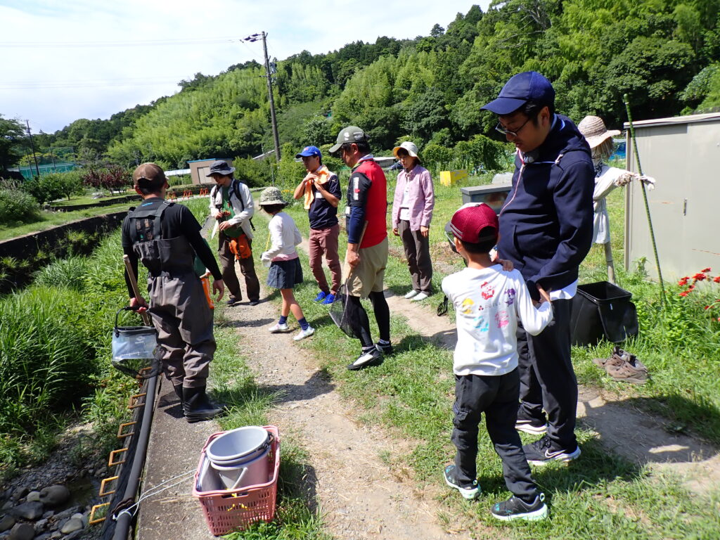 ②ウナギのエサを手に入れよう！